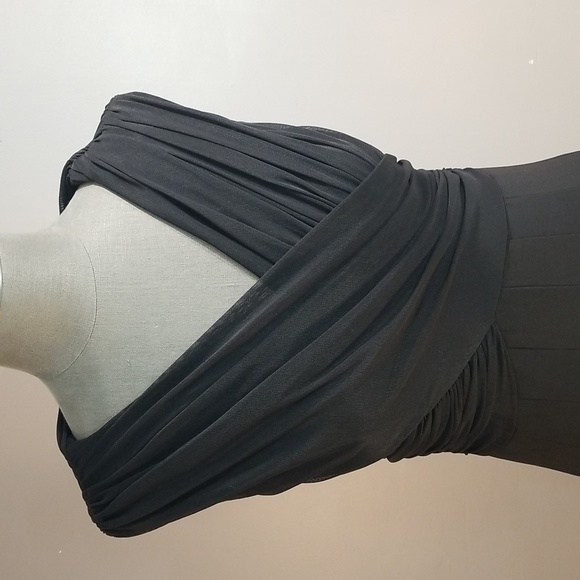 Frank Lyman size 6 black dress made in Canada stretchy fabric.  Designer quality - Picture 6 of 14